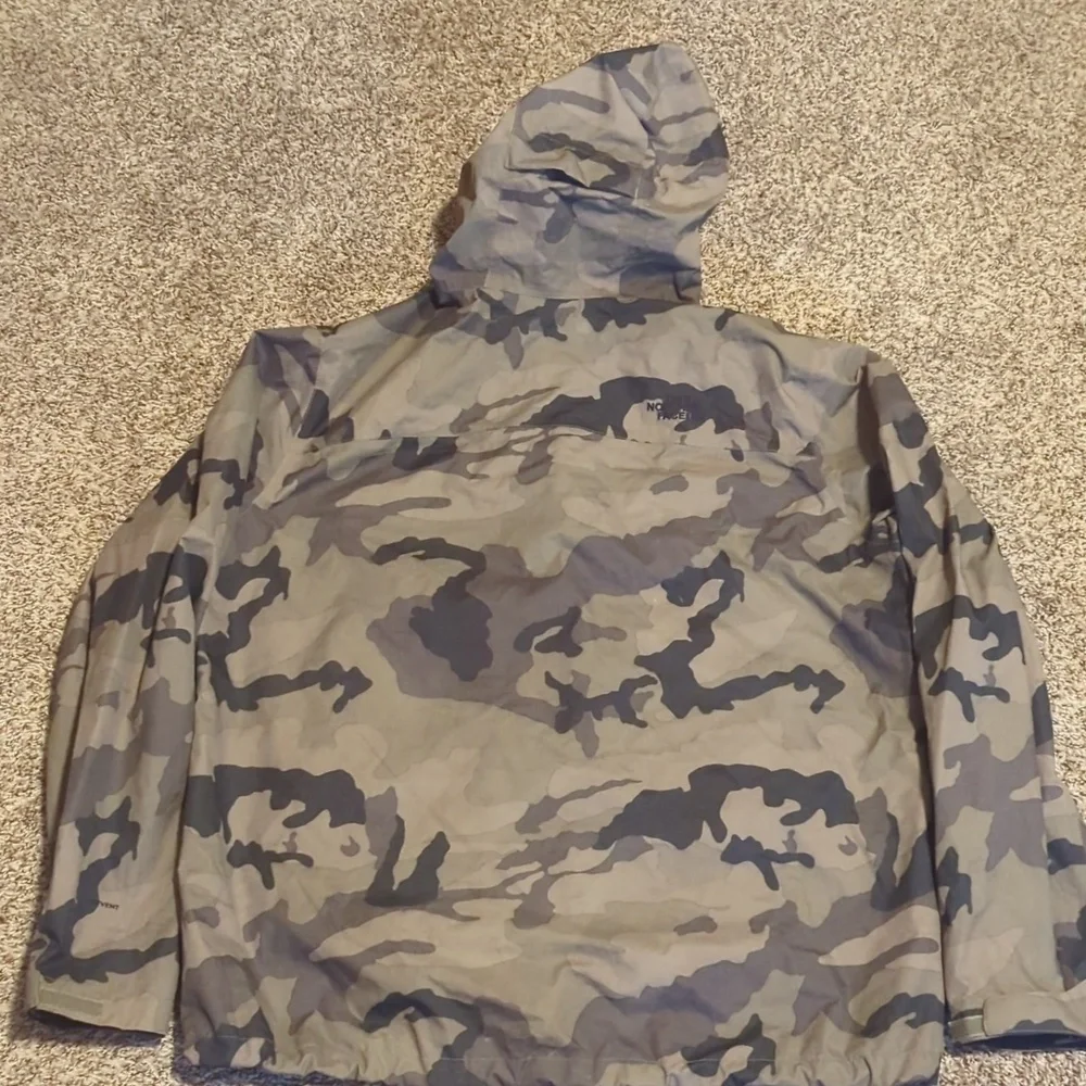 The North Face Men's Camouflage Windbreaker Rain Dryvent Jacket - Picture 4 of 9